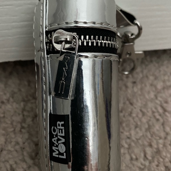 MAc Lovers Lipstick Case - Picture 2 of 6